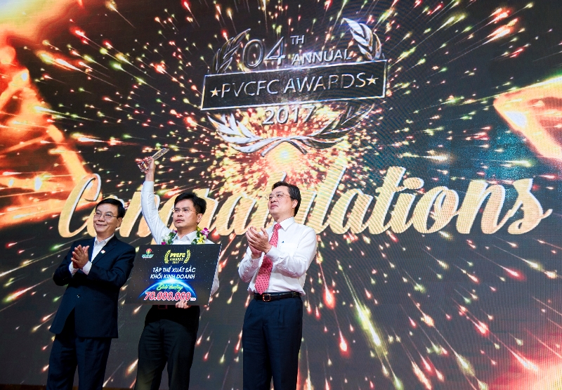 PVCFC Awards 2017 - Ngày hội vinh danh tập thể, cá nhân xuất sắc pvcfc awards 2017 ngay hoi vinh danh tap the ca nhan xuat sac