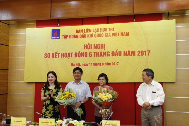 Sợi dây gắn kết các thế hệ Dầu khí soi day gan ket cac the he dau khi
