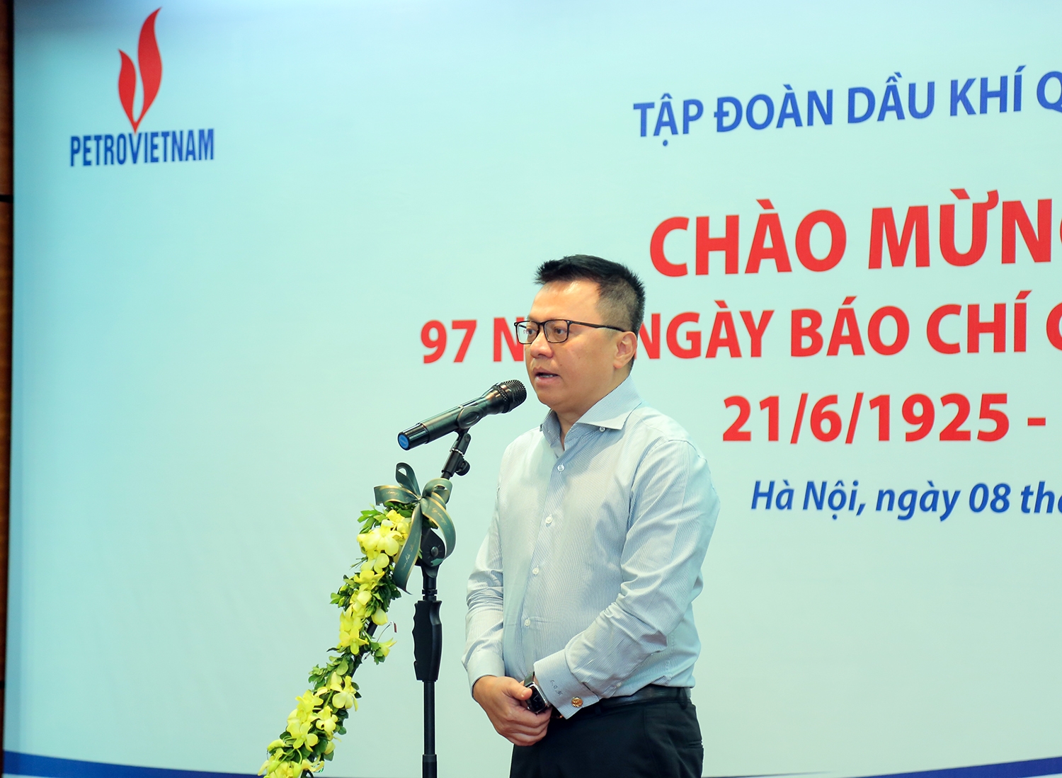 Petrovietnam trao tặng Kỷ niệm chương