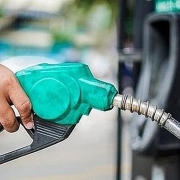 Sẽ giảm thuế tiêu thụ đặc biệt, thuế giá trị gia tăng với xăng dầu