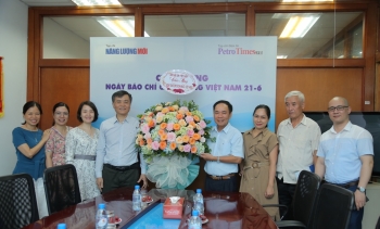 Lãnh đạo Hội Dầu khí Việt Nam chúc mừng Tạp chí Năng lượng Mới - PetroTimes nhân ngày 21/6
