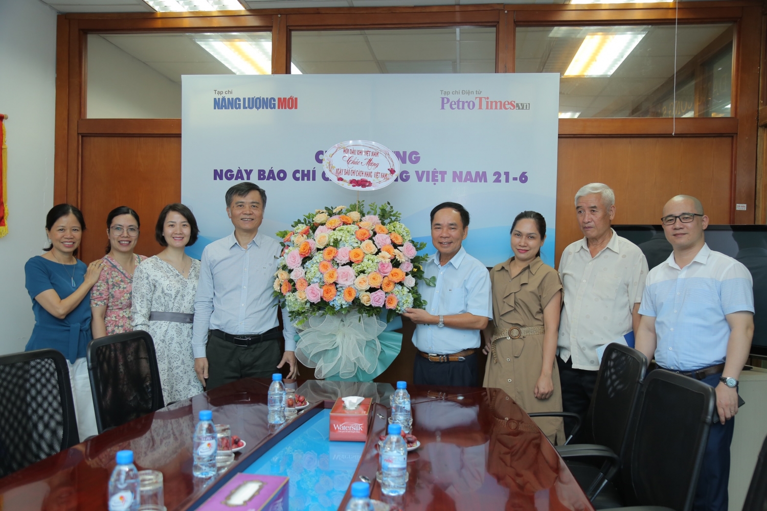 Hội Dầu khí Việt Nam chúc mừng Tạp chí Năng lượng Mới - PetroTimes nhân ngày 21/6