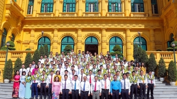 [PetroTimesTV] Chủ tịch nước Nguyễn Xuân Phúc gặp mặt đoàn đại biểu cán bộ, người lao động ngành Dầu khí tiêu biểu