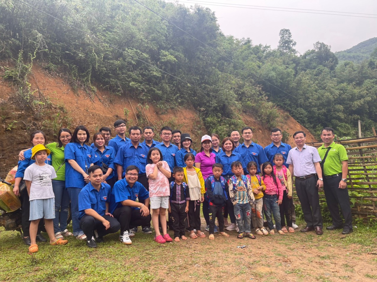 Chương trình mang yêu thương đến với trẻ em nghèo của CNG Việt Nam đến tỉnh Sơn La