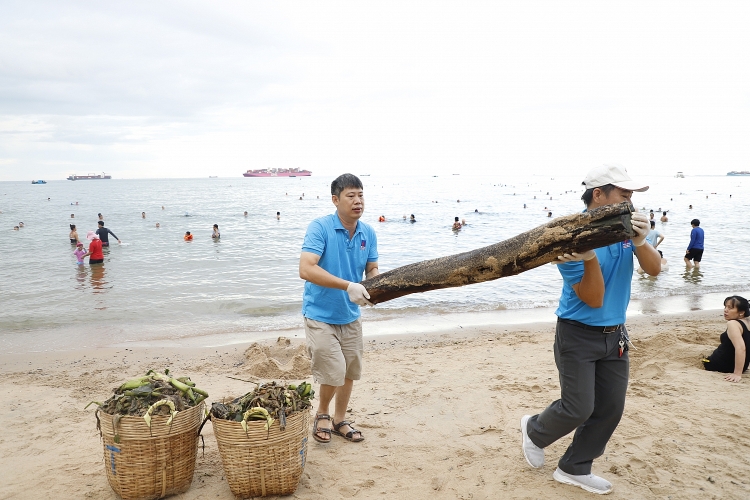 Người Lao động Dầu khí PVChem “Cùng hành động để bảo tồn thiên nhiên, điều hòa khí hậu, giảm thiểu ô nhiễm” Người lao động PVChem “Cùng hành động để bảo tồn thiên nhiên, điều hòa khí hậu, giảm thiểu ô nhiễm”