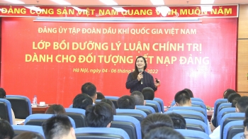 Bồi dưỡng lý luận chính trị cho đối tượng kết nạp Đảng năm 2022 tại khu vực Hà Nội
