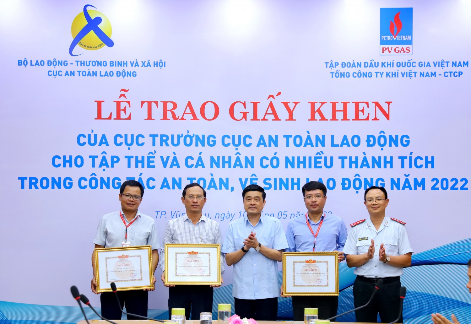 KĐN, KVT, DVK nhận giấy khen Tập thể có thành nhiều thành trong công tác ATVSLĐ năm 2022