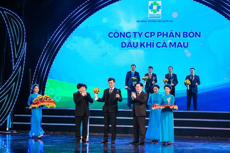 Phân bón Cà Mau - Hành trình 10 năm cống hiến Phân bón Cà Mau - Hành trình 10 năm cống hiến