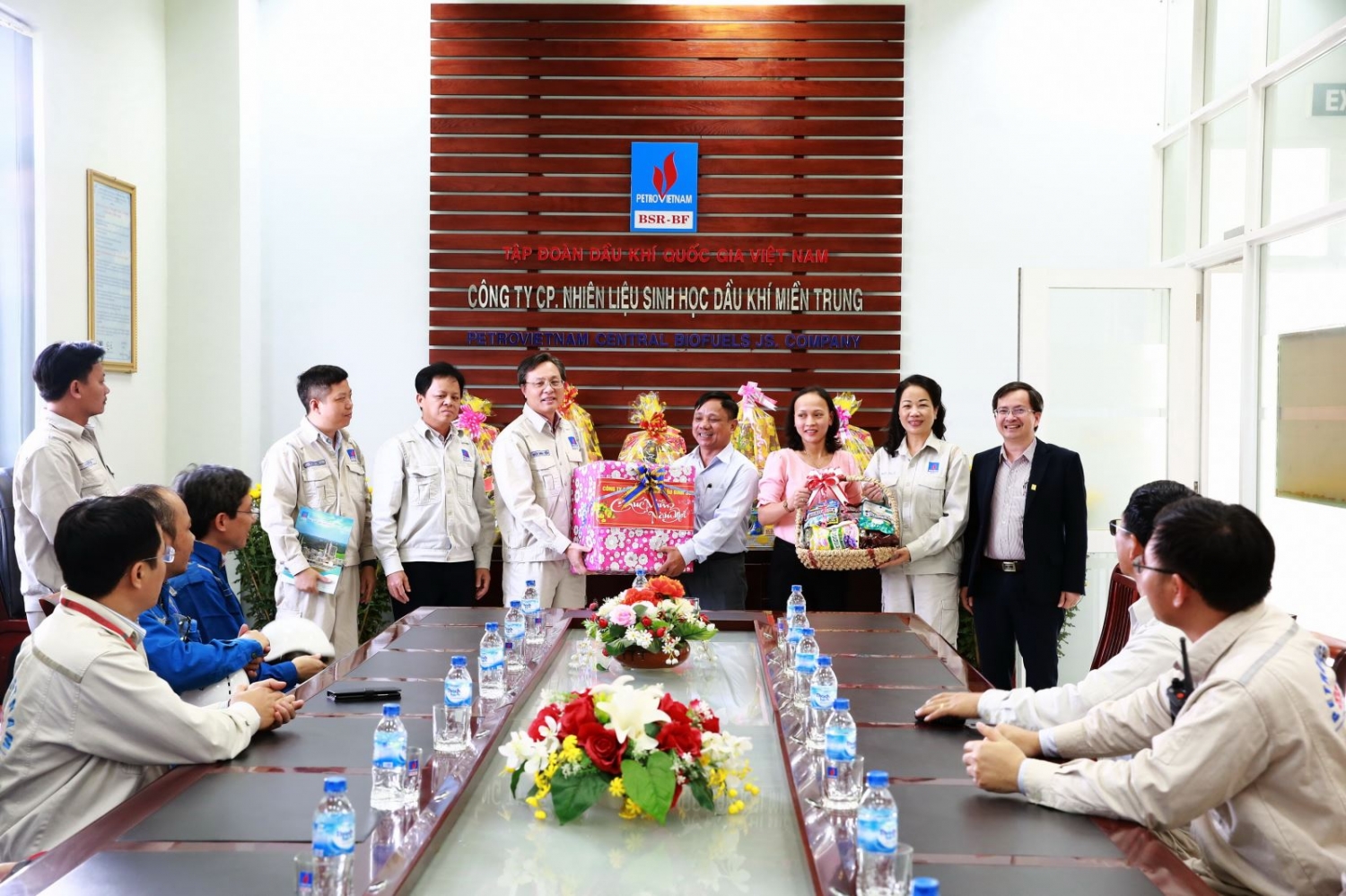 Lãnh đạo BSR kiểm tra công tác vận hành sản xuất và chúc Tết người lao động ban lanh dao bsr kiem tra cong tac van hanh san xuat va chuc tet nguoi lao dong