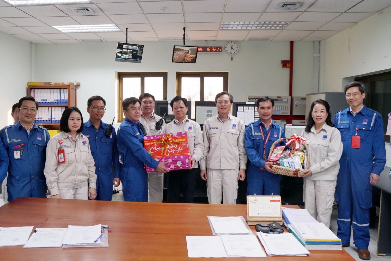 Lãnh đạo BSR kiểm tra công tác vận hành sản xuất và chúc Tết người lao động ban lanh dao bsr kiem tra cong tac van hanh san xuat va chuc tet nguoi lao dong