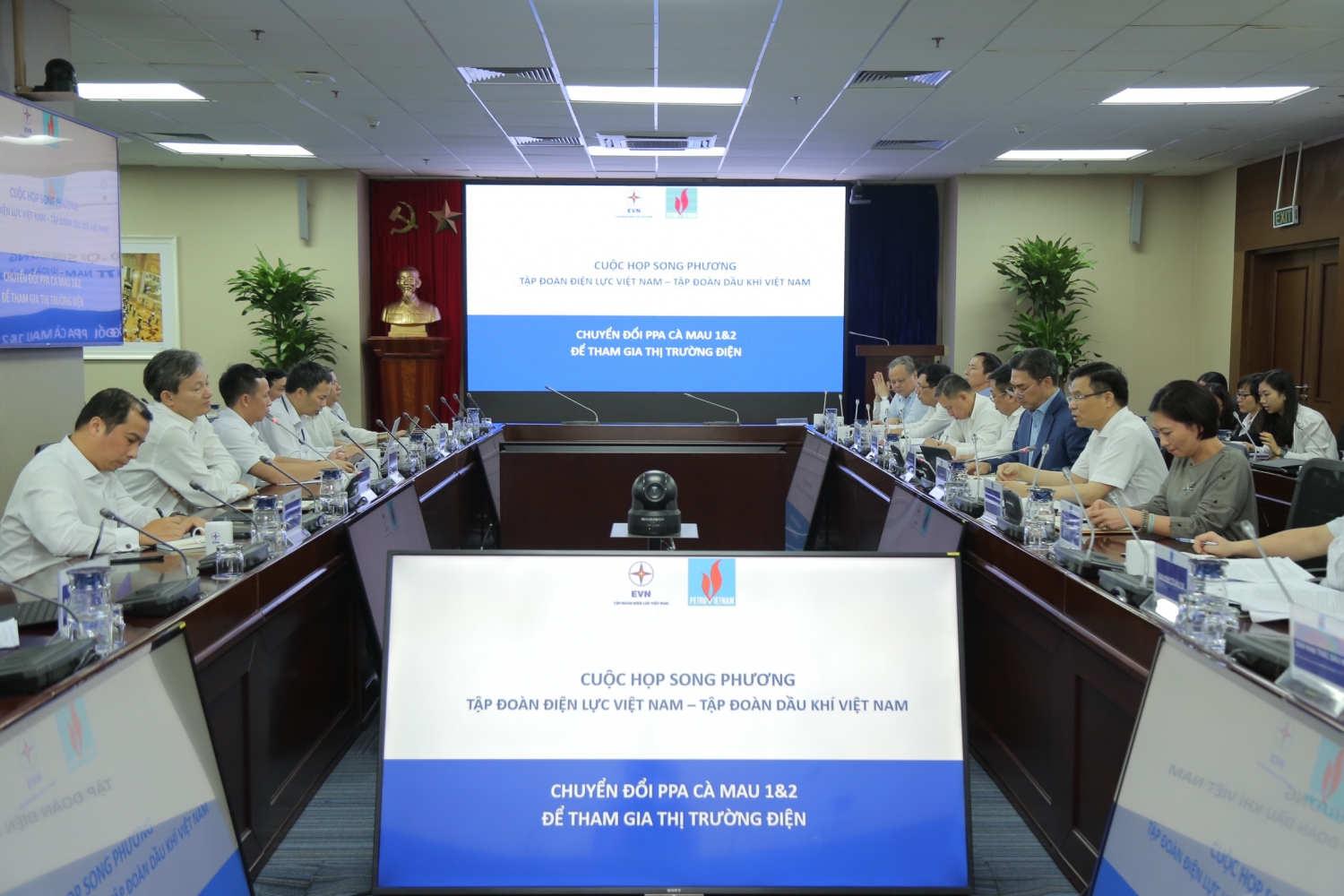 Toàn cảnh buổi làm việc Toàn cảnh buổi làm việc