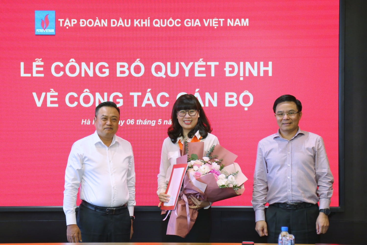 bo nhiem lanh dao cac ban thuoc co quan tap doan dau khi viet nam