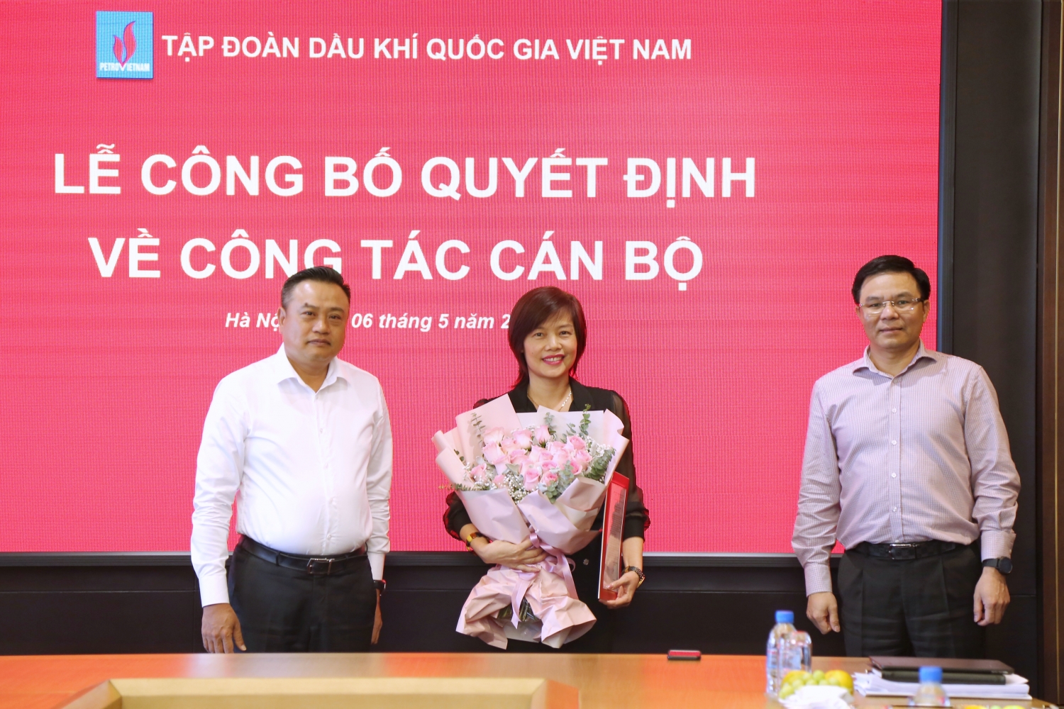 bo nhiem lanh dao cac ban thuoc co quan tap doan dau khi viet nam