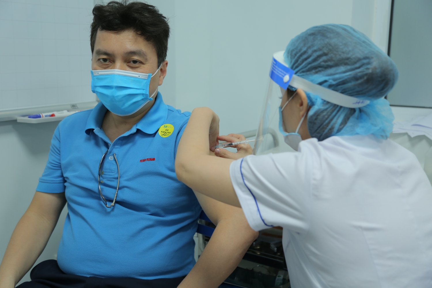 CBCNV Cơ quan Tập đoàn tham gia tiêm vắc xin phòng Covid-19 CBCNV Cơ quan Tập đoàn tham gia tiêm vắc xin phòng Covid-19