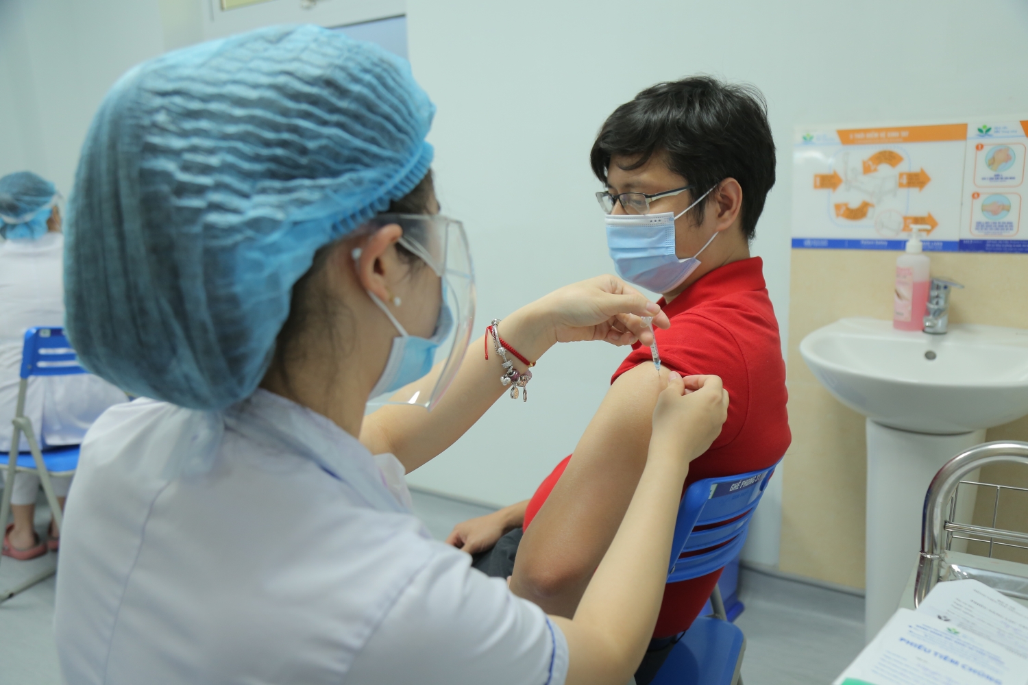 CBCNV Cơ quan Tập đoàn tham gia tiêm vắc xin phòng Covid-19 CBCNV Cơ quan Tập đoàn tham gia tiêm vắc xin phòng Covid-19
