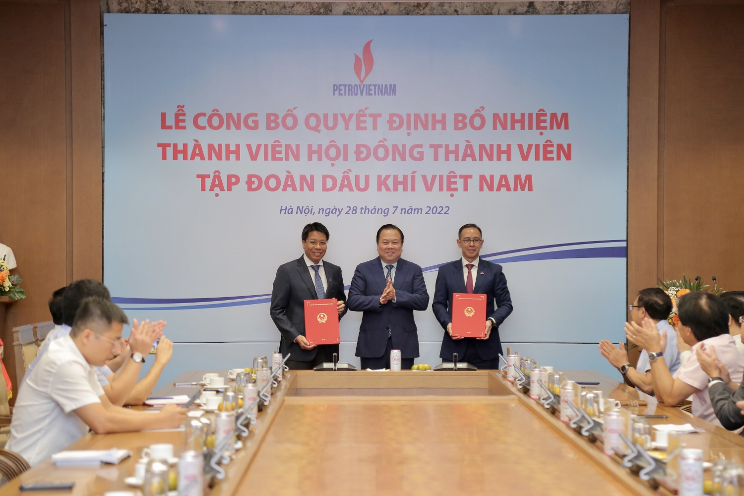 Petrovietnam tổ chức Lễ công bố và trao quyết định bổ nhiệm Thành viên HĐTV Tập đoàn Petrovietnam tổ chức Lễ công bố và trao quyết định bổ nhiệm Thành viên HĐTV Tập đoàn