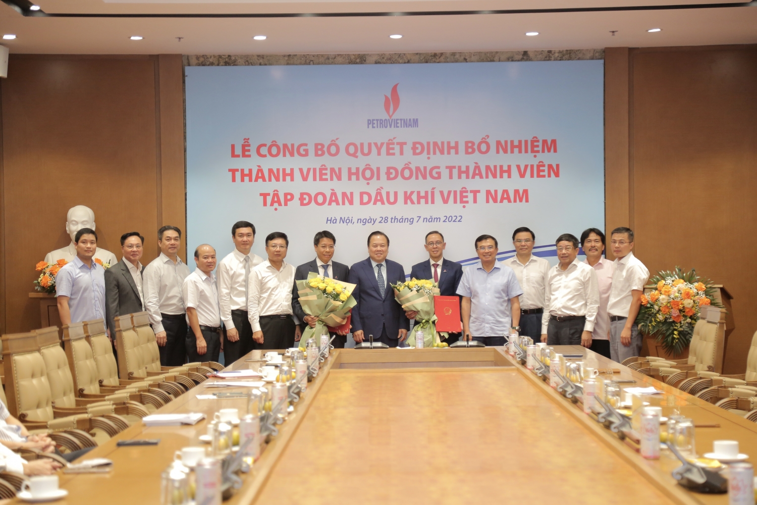 Petrovietnam tổ chức Lễ công bố và trao quyết định bổ nhiệm Thành viên HĐTV Tập đoàn Petrovietnam tổ chức Lễ công bố và trao quyết định bổ nhiệm Thành viên HĐTV Tập đoàn