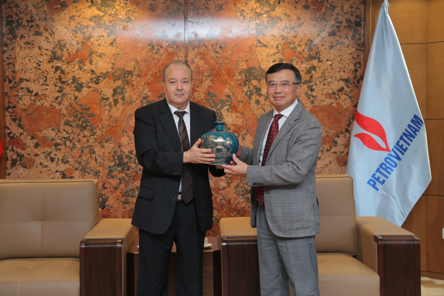 Petrovietnam mong muốn tìm kiếm cơ hội đầu tư tại Algeria Các sự kiện nổi bật của Petrovietnam trong tuần từ ngày 16/10 đến 23/10/2022