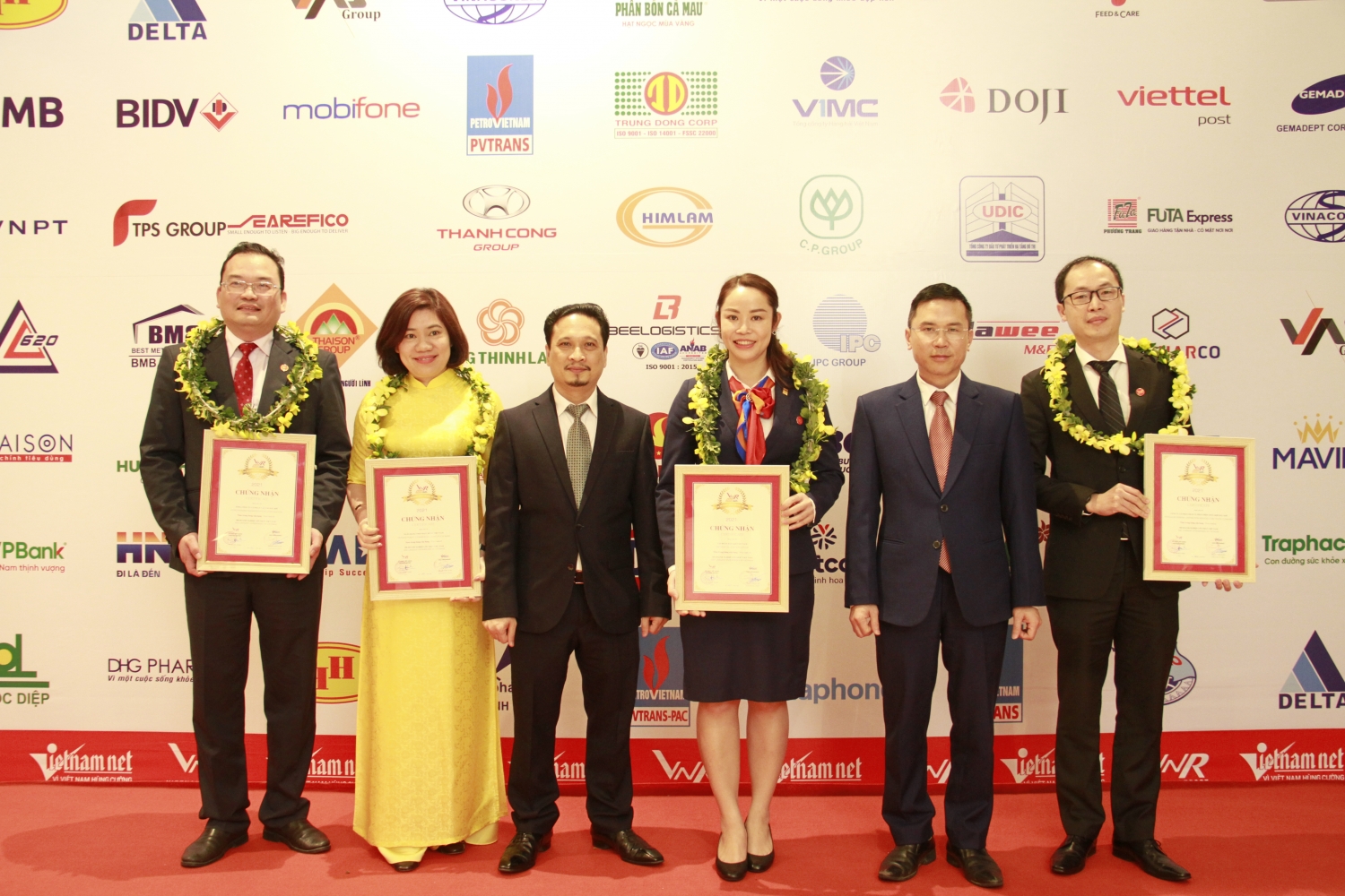 Petrovietnam cùng nhiều doanh nghiệp Dầu khí khẳng định vị thế trong Top 500 doanh nghiệp lớn nhất Việt Nam