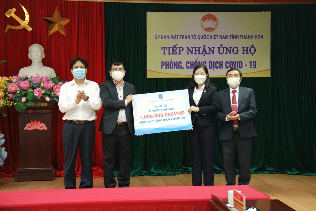 Petrovietnam trao hỗ trợ tỉnh Thanh Hóa 6 tỉ đồng phòng chống dịch Covid-19