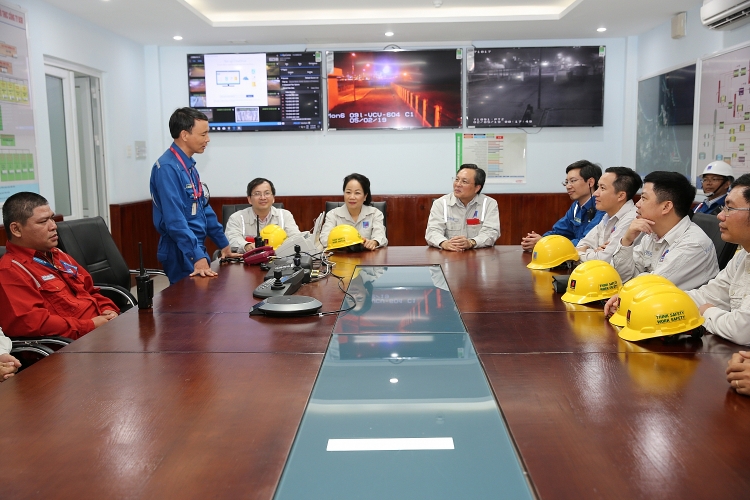Lãnh đạo BSR kiểm tra công tác vận hành sản xuất trong dịp Tết Nguyên đán 2019 lanh dao bsr kiem tra cong tac van hanh san xuat trong dip tet nguyen dan 2019