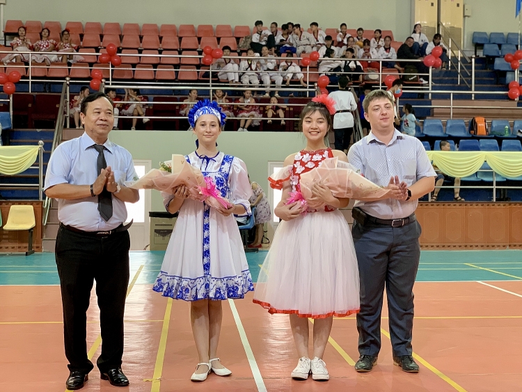 Giao lưu thiếu nhi Việt - Nga nhân ngày Quốc tế Thiếu nhi giao luu thieu nhi viet nga nhan ngay quoc te thieu nhi