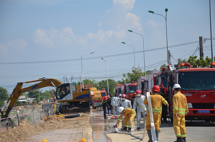 KĐN tổ chức thành công diễn tập PCCC&CHCN ƯCTD&HC trên hành lang tuyến ống dẫn khí Bạch Hổ kdn to chuc thanh cong dien tap pcccchcn uctdhc tren hanh lang tuyen ong dan khi bach ho