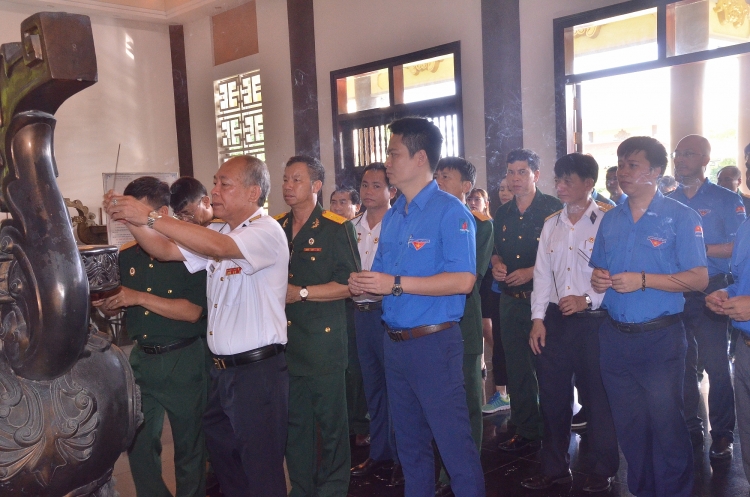 Tiếp tục phát huy trí tuệ, bản lĩnh "Những người lính đi tìm lửa" tiep tuc phat huy tri tue ban linh nhung nguoi linh di tim lua
