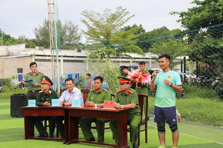 Tuổi trẻ Dầu khí tham gia Giải bóng đá giao hữu chào mừng Ngày Truyền thống lực lượng Cảnh Sát nhân dân Việt Nam