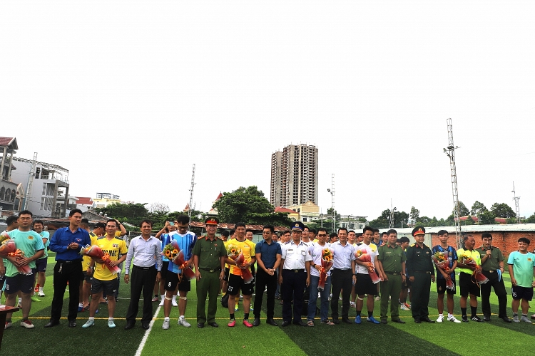 Tuổi trẻ Dầu khí tham gia Giải bóng đá giao hữu chào mừng Ngày truyền thống lực lượng Cảnh sát nhân dân Việt Nam Tuổi trẻ Dầu khí tham gia Giải bóng đá giao hữu chào mừng Ngày truyền thống lực lượng Cảnh sát nhân dân Việt Nam