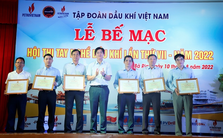Hội thi tay nghề Dầu khí lần thứ VII năm 2022: Tiếp tục khẳng định “ khối óc và bàn tay vàng” của những người lao động Dầu khí Hội thi tay nghề Dầu khí lần thứ VII năm 2022: Tiếp tục khẳng định “ khối óc và bàn tay vàng” của những người lao động Dầu khí