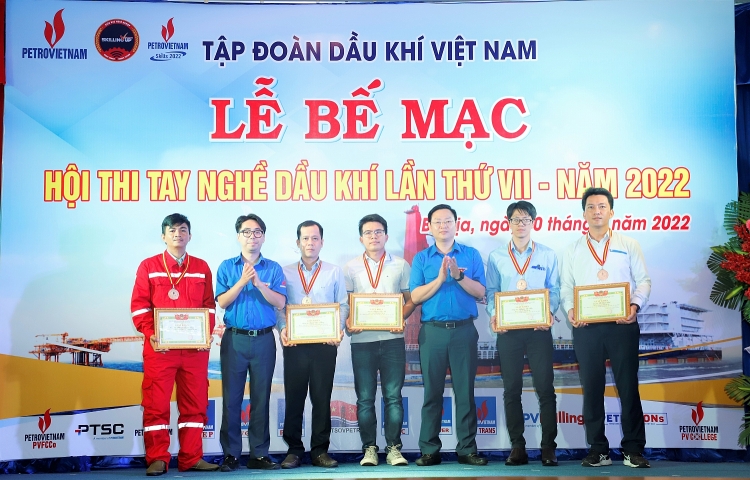Hội thi tay nghề Dầu khí lần thứ VII năm 2022: Tiếp tục khẳng định “ khối óc và bàn tay vàng” của những người lao động Dầu khí Hội thi tay nghề Dầu khí lần thứ VII năm 2022: Tiếp tục khẳng định “ khối óc và bàn tay vàng” của những người lao động Dầu khí