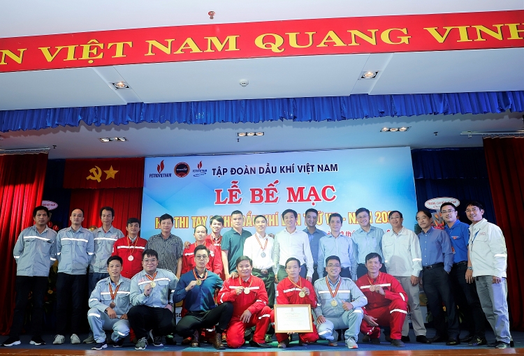 Hội thi tay nghề Dầu khí lần thứ VII năm 2022: Tiếp tục khẳng định “ khối óc và bàn tay vàng” của những người lao động Dầu khí Hội thi tay nghề Dầu khí lần thứ VII năm 2022: Tiếp tục khẳng định “ khối óc và bàn tay vàng” của những người lao động Dầu khí