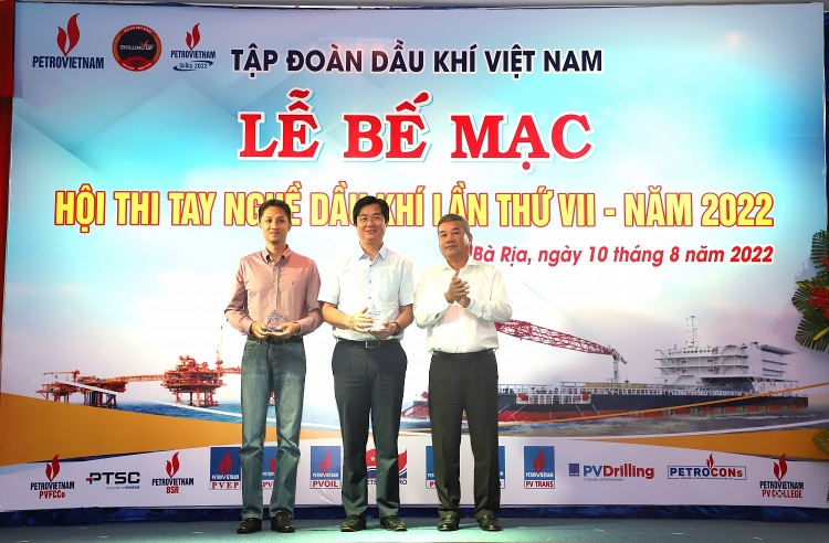 Hội thi tay nghề Dầu khí lần thứ VII năm 2022: Tiếp tục khẳng định “ khối óc và bàn tay vàng” của những người lao động Dầu khí Hội thi tay nghề Dầu khí lần thứ VII năm 2022: Tiếp tục khẳng định “ khối óc và bàn tay vàng” của những người lao động Dầu khí