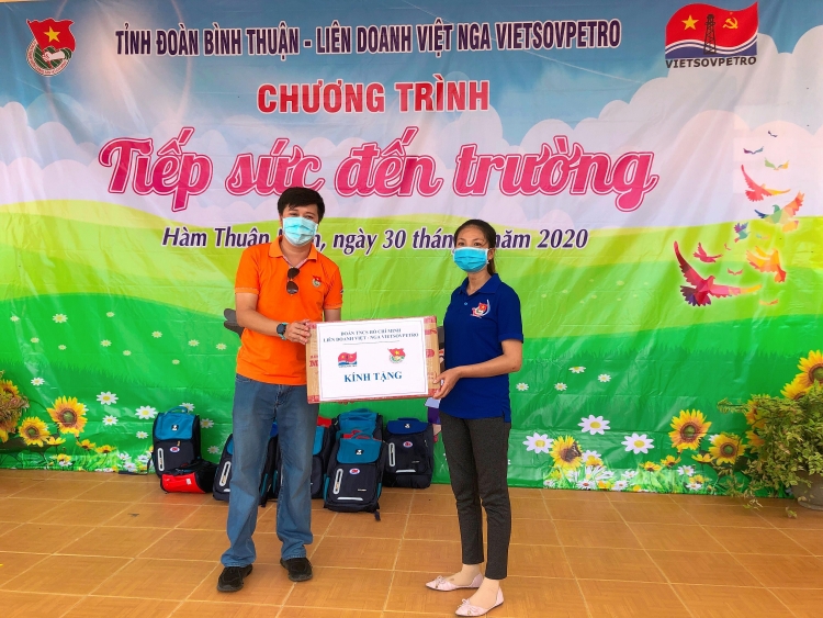 Vietsovpetro tổ chức chương trình Vietsovpetro tổ chức chương trình