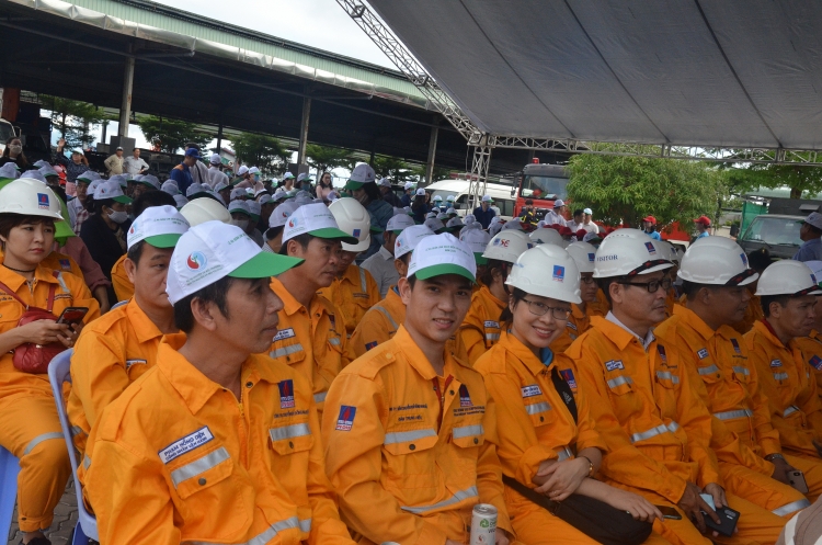 pv gas chung tay huong ung chien dich lam cho the gioi sach hon nam 2020