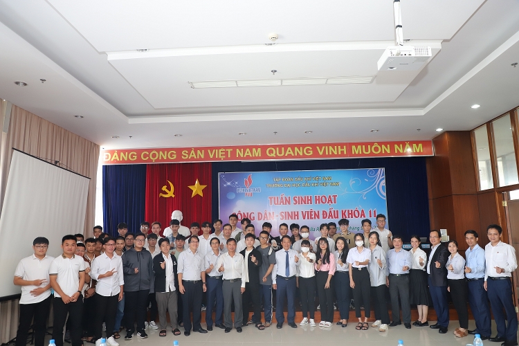 PVU khai mạc tuần sinh hoạt công dân đầu khóa chào đón tân sinh viên