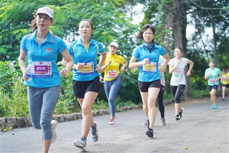 Ban Nữ công Vietsovpetro tổ chức hội thi “Leo núi vì sức khỏe cộng đồng năm 2020" ban nu cong vietsovpetro to chuc hoi thi leo nui vi suc khoe cong dong nam 2020