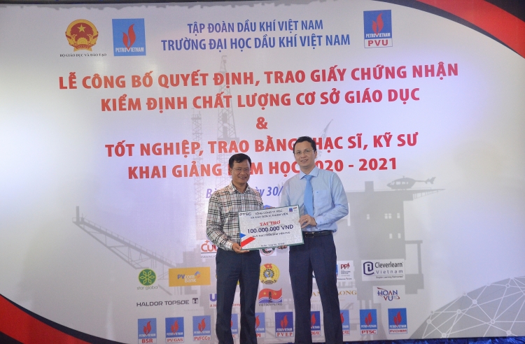 Đại học Dầu khí Việt Nam khai giảng năm học mới 2020-2021 và trao bằng thạc sỹ, kỹ sư