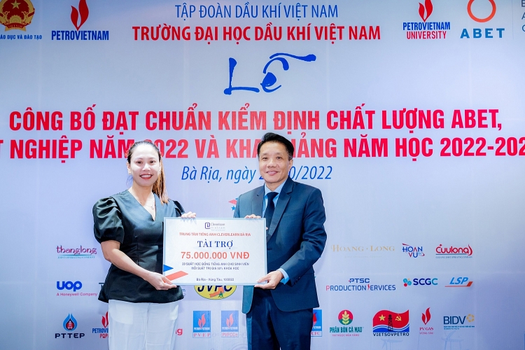 Trường Đại học Dầu khí Việt Nam khai giảng năm học mới 2022-2023 và trao bằng thạc sĩ, kỹ sư