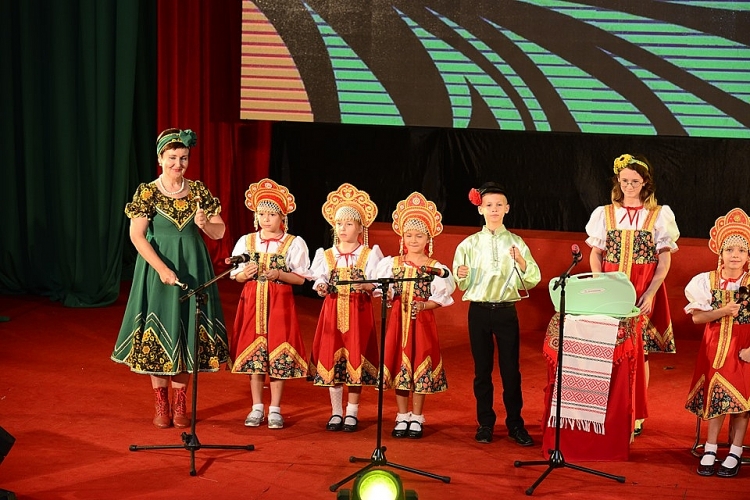 khai mac lien hoan nghe thuat quan chung vietsovpetro lan thu 25