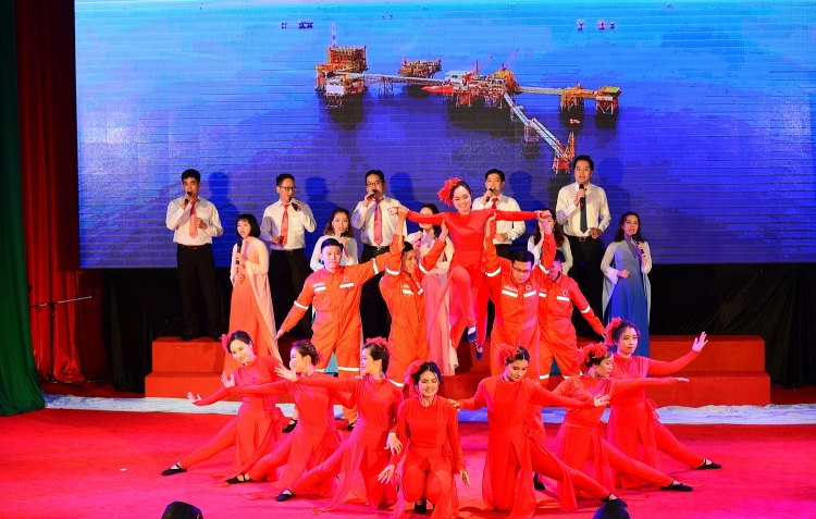 khai mac lien hoan nghe thuat quan chung vietsovpetro lan thu 25