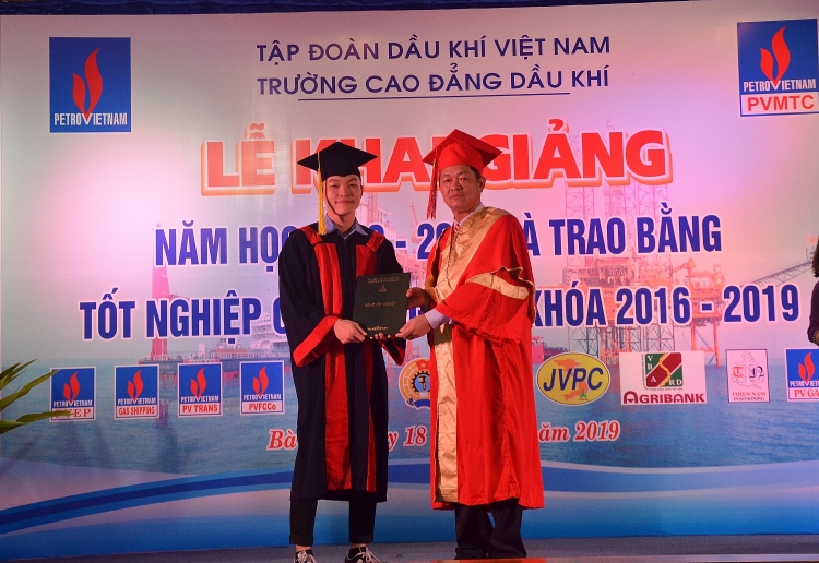 PVMTC tổ chức trao bằng tốt nghiệp và khai giảng năm học 2019-2020 pvmtc to chuc trao bang tot nghiep va khai giang nam hoc 2019 2020