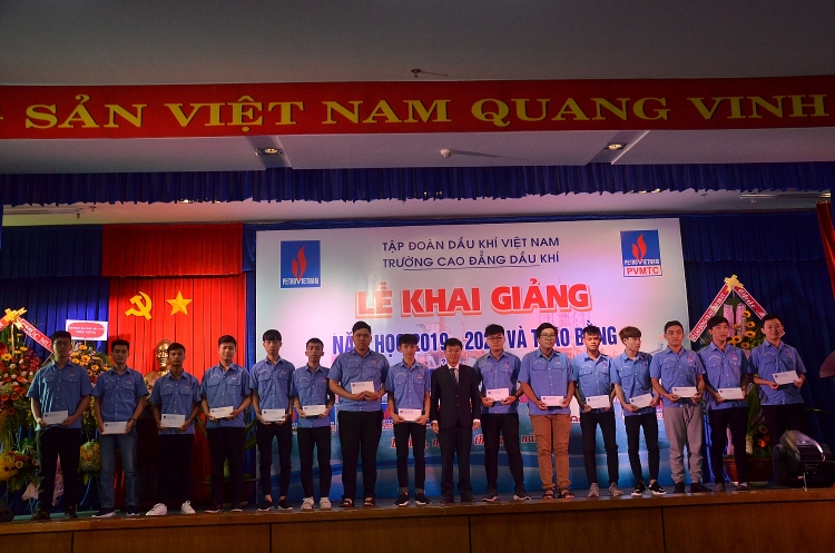 PVMTC tổ chức trao bằng tốt nghiệp và khai giảng năm học 2019-2020 pvmtc to chuc trao bang tot nghiep va khai giang nam hoc 2019 2020