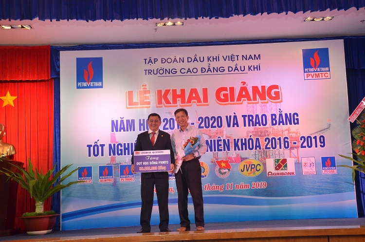 PVMTC tổ chức trao bằng tốt nghiệp và khai giảng năm học 2019-2020 pvmtc to chuc trao bang tot nghiep va khai giang nam hoc 2019 2020