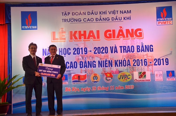 PVMTC tổ chức trao bằng tốt nghiệp và khai giảng năm học 2019-2020 pvmtc to chuc trao bang tot nghiep va khai giang nam hoc 2019 2020