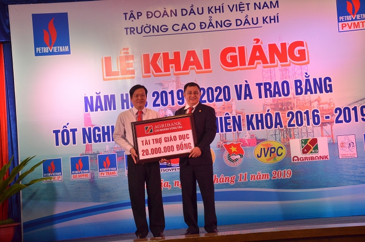 PVMTC tổ chức trao bằng tốt nghiệp và khai giảng năm học 2019-2020 pvmtc to chuc trao bang tot nghiep va khai giang nam hoc 2019 2020