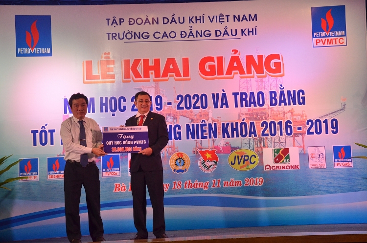 PVMTC tổ chức trao bằng tốt nghiệp và khai giảng năm học 2019-2020 pvmtc to chuc trao bang tot nghiep va khai giang nam hoc 2019 2020
