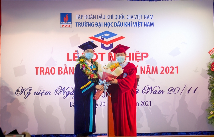 Lễ Tốt nghiệp năm 2021 và Ngày Nhà giáo Việt Nam 20/11 của PVU - Trang trọng và đầy cảm xúc