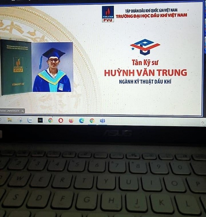Lễ Tốt nghiệp năm 2021 và Ngày Nhà giáo Việt Nam 20/11 của PVU   Trang trọng và đầy cảm xúc